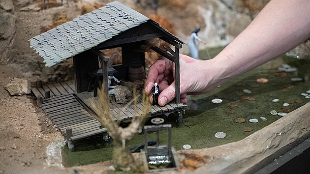 Fotbalový trenér Karel Brückner se stal betlémskou figurkou v mechanickém betlému v Galerii Šantovka.