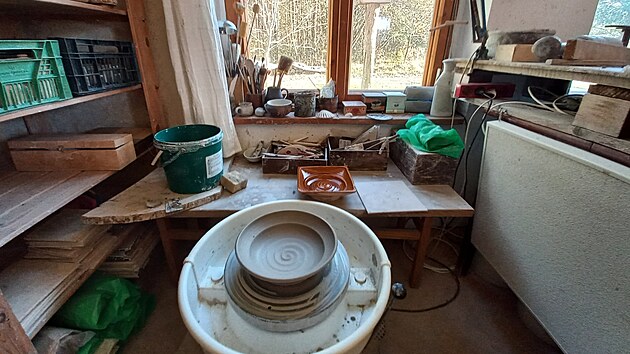 Martin Hadrava má dílnu v Klikově na Třeboňsku.