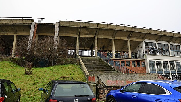 Na chátrající stadion v Brně za Lužánkami dorazila delegace fotbalové Zbrojovky v čele s generálním manažerem Janem Mynářem, aby zjistila záměry vedení města ohledně nového stadionu. (10. prosince 2025)