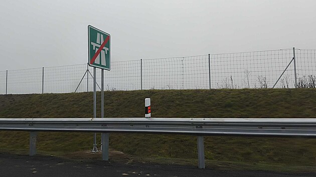 Dálnice D35 zatím končí u okružní křižovatky ve Svitavách. (18. prosince 2025)