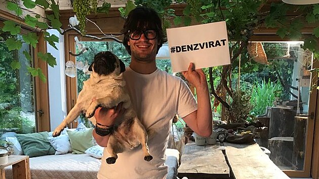 Do charitativní akce na pomoc zvířecím útulkům se zapojil i hudebník David...