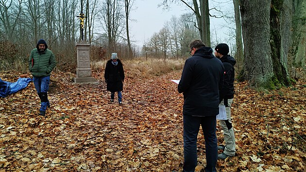 Do parku u zámku Kynžvart se po letech vrátil kříž z poloviny 19. století.