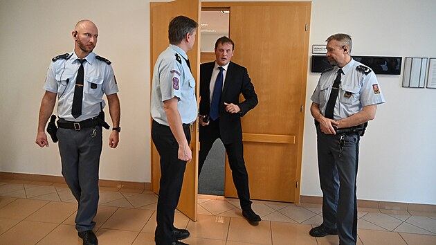 Soud rozhoduje o vazbě pro muže obviněného z únosu chlapce v Halenkovicích. Státní zástupce Martin Malůš. (17. prosinec 2025)