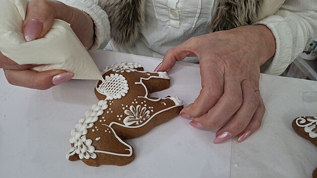 Když je doba jarmarků, jako teď před Vánoci, spává Irena Burdová z Jalubí na Uherskohradišťsku třeba jen dvě hodiny denně. (prosinec 2025)