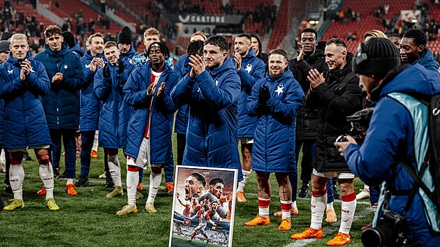 Christos Zafeiris se loučí se slávistickými fanoušky.