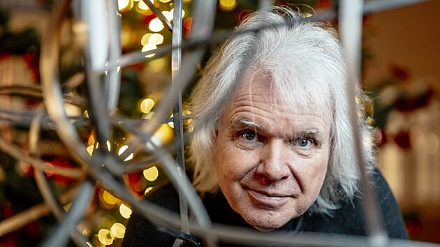 Scenárista, režisér a spisovatel Ivan Fíla vydává nový historický román Tisíc očí. (4. prosince 2025)