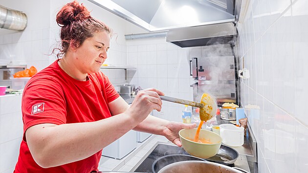 Restaurace s cateringovými službami v bývalé pevnosti Josefov funguje jako sociální podnik, pomůže sociálně znevýhodněným lidem vrátit se na běžný trh práce a do života.