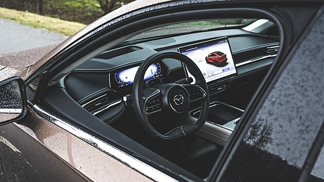 Po otevření bezrámových dveří nastává digitální diktatura.