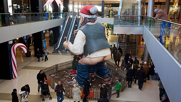 Obří caganer v nákupním centru v Katalánsku. (24. prosince 2010)