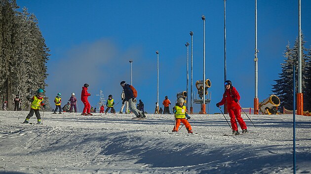 Lyžování ve Skiareálu Lipno. (30. prosince 2025)