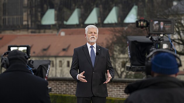 Prezident Petr Pavel při natáčení svého novoročního projevu, který televize odvysílaly 1. ledna 2026.