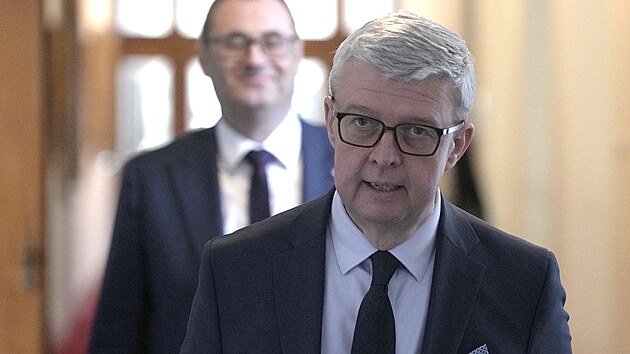 Ministr obchodu a průmyslu Karel Havlíček přichází na schůzi vlády, která mimo jiné projedná návrh programového prohlášení vlády a návrhy novel zákonů o silničním provozu a o podpoře bydlení. (5. ledna 2026)