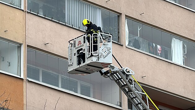 Požár v úložném prostoru v panelovém domě v ulici Jílovská, Praha 4. (6. ledna 2026)