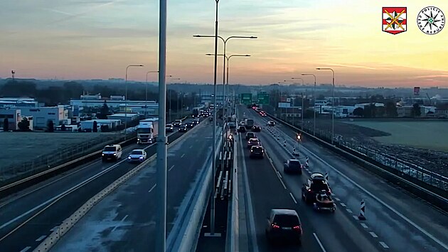 Řidiči zmatkují na rozestavěné dálnici u Brna