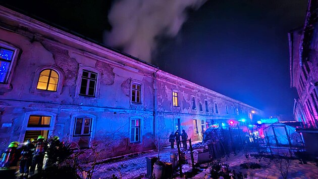 V pevnosti v Josefově na Náchodsku hořel přístřešek, škoda je nízká. (5. ledna 2026)