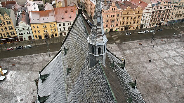 Začínají práce na rekonstrukci střechy katedrály sv. Bartoloměje v Plzni. Nová krytina bude zřejmě ze Španělska. (8. ledna 2026)