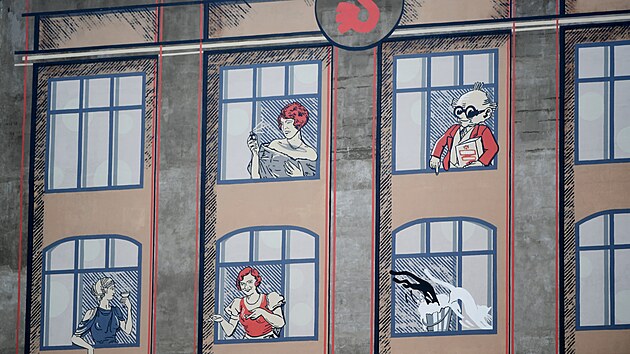 Na administrativní budově bývalých Schichtových závodů v Ústí nad Labem na Střekově, později známých jako Setuza, se objevila velkoformátová malba. (leden 2026)