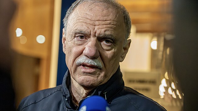 Na pražském letišti v neděli večer přistálo letadlo s Čechem Janem Darmovzalem, kterého venezuelský režim věznil více než rok. Propuštěn byl na začátku ledna po zásahu USA, spolu s dalšími cizinci (18. ledna 2026)