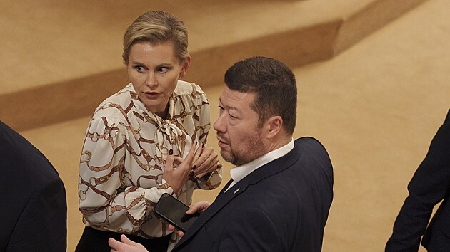 Schůze Poslanecké sněmovny. Vyslovení důvěry vládě. Na snímku Taťána Malá (ANO) a Tomio Okamura (SPD). (15. ledna 2026)