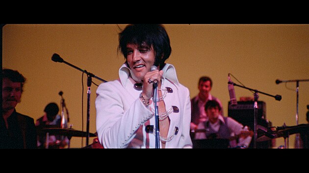 Snímek z filmu EPiC: Elvis Presley in Concert