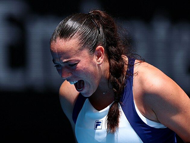 Tereza Valentová se hecuje v prvním kole Australian Open.