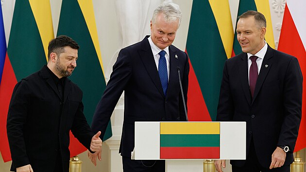 Ukrajinský prezident Volodymyr Zelenskyj se spolu s prezidenty Polska a Litvy Karolem Nawrockým a Gitanasem Nausédou zúčastnil ve Vilniusu oslav výročí vypuknutí povstání proti carskému Rusku v roce 1863. (25. ledna 2026)