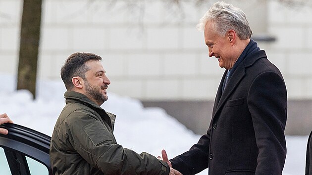 Ukrajinský prezident Volodymyr Zelenskyj se spolu s prezidenty Polska a Litvy Karolem Nawrockým a Gitanasem Nausédou zúčastnil ve Vilniusu oslav výročí vypuknutí povstání proti carskému Rusku v roce 1863. (25. ledna 2026)