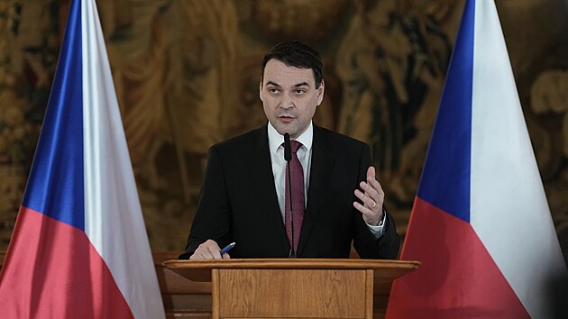 Ministr zahraničí na tiskové konferenci promluvil o své komunikaci s prezidentem Petrem Pavlem. (27. ledna 2026)