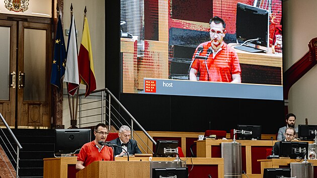 Organizátor protestu taxikářů proti chystané bezemisní vyhlášce Petr Marek na pražském magistrátu (22. ledna 2026)