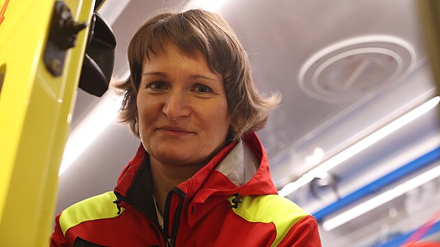 Třinecká záchranářka Zuzana Klusová navzdory těžké nemoci stále vyjíždí do terénu za pacienty. Sama však nyní nutně potřebuje pomoci. (22. ledna 2026)