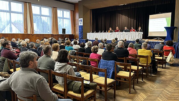 V Borovanech se konalo veřejné projednávání kvůli možné těžbě živce. (22. ledna 2026)