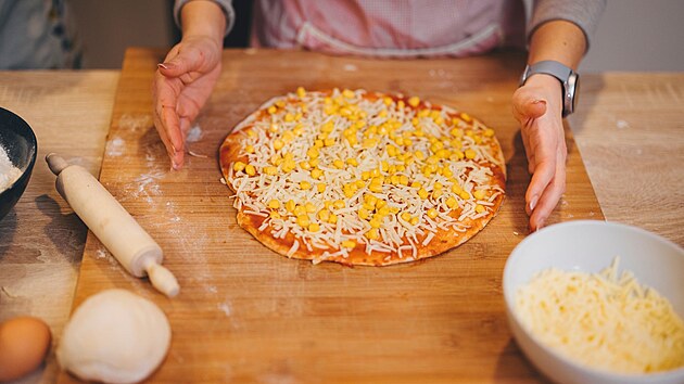 Domácí pizza s kukuřicí