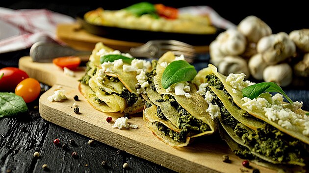 Zdravé slané palačinky se špenátem a sýrem