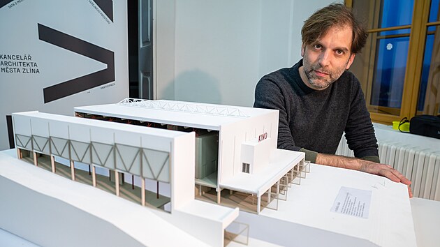 Architekt Ondřej Synek a tým jeho studia re:architekti
jsou autory vítězného návrhu v soutěži na revitalizaci Velkého kina ve Zlíně.