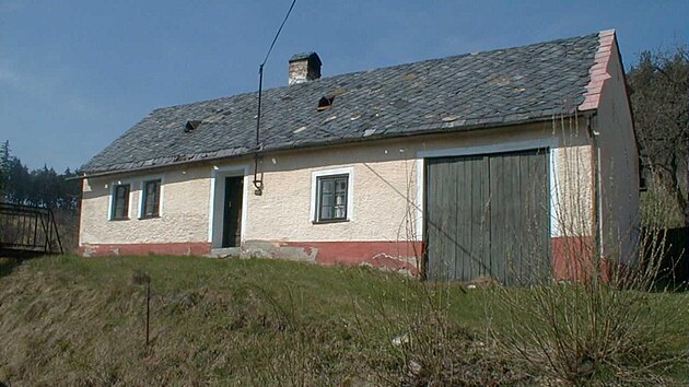 V tomto domě se natáčela řada scén Dědictví. Bydlela v něm 85letá Anna...