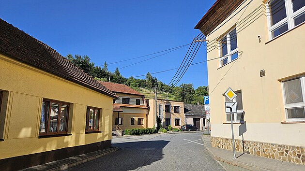 Hlavní silnice v Olšanech dnes