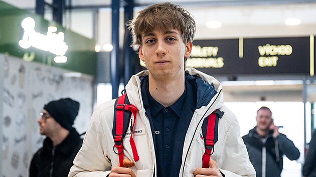 Metoděj Jílek před odletem na olympijské hry.