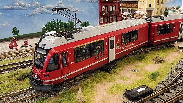 Kdyby člověk nevěděl, že jsou to modely, myslel by, že se dívá do reality.