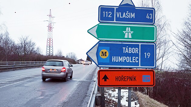 Při stavbě nového obchvatu Pelhřimova zmizí i ne úplně příjemná křižovatka silnic 19 a 112 na Vlašim mezi městem a místní částí Starý Pelhřimov. Nahradí ji velký kruhový objezd.