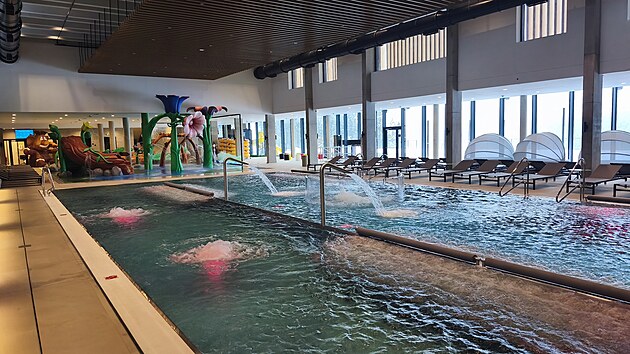 Zátěžová zkouška nového wellness centra v Dolní Moravě, kam byli pozvaní všichni obyvatelé obce. (30. ledna 2026)