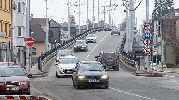 Pardubice letos začnou projektovat propojku nadjezdu v Kyjevské ulici s místní rychlodráhou. (2. února 2026)