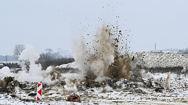 Horninový odstřel na stavbě D35 Litomyšl – Janov. (4. února 2026)