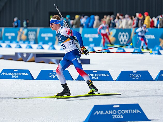 Tomáš Mikyska na trati stíhacího závodu v Anterselvě. (15. února 2026)