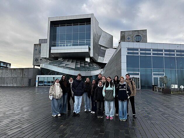 Na téhle škole se stále něco děje