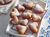 Masopustní srdíčka z crème fraîche – tradiční sladká pochoutka s moderním nádechem