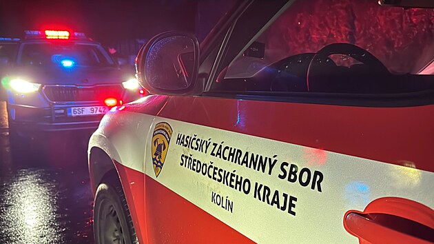 Hasiči a policisté zasahovali u požáru v Ondřejově u Prahy. Jeden člověk požár nepřežil. (12. února 2026)