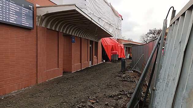 Rekonstrukce nádražní haly v Lovosicích. (únor 2026)