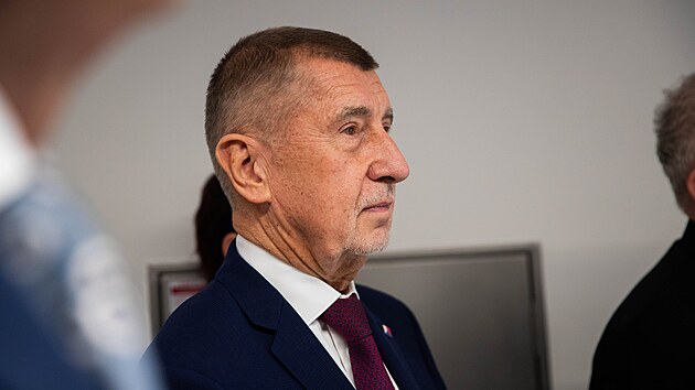 Předseda vlády Babiš před slavnostním otevření pavilonu P4, který bude FNOL sloužit jako ambulatní pavilon Onkologické kliniky. (18. února 2026)