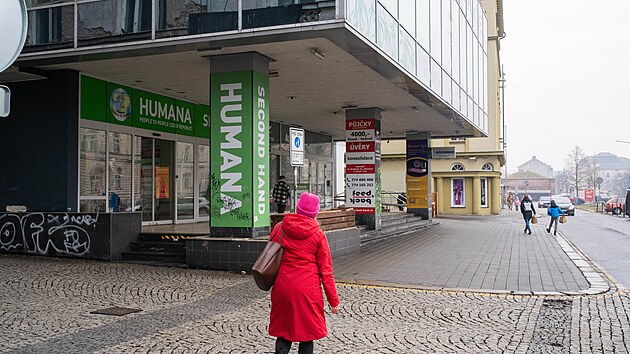 Vizuální smog a reklamy jsou stále na očích i v centru Olomouce.