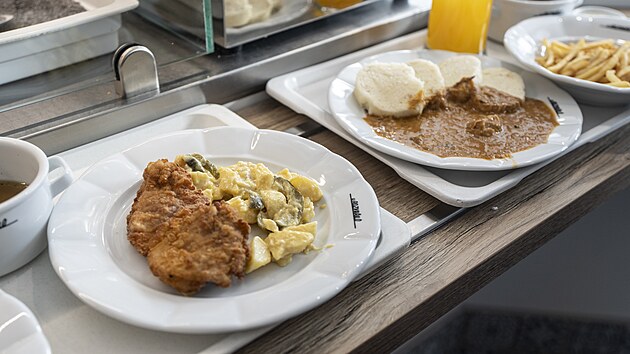 Jídelna U Rozvařilů v obchodním důmě Bílá Labuť. (19. února 2026)